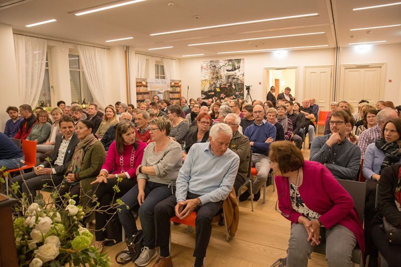 Voller Saal beim Vortrag Das Geheime  Leben der Bäume