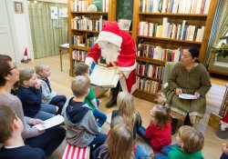 Vorlesestunde zum Nikolaustag mit Carmen Würth