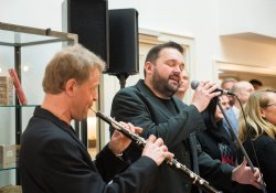 "Gonzo & Friends" live in der Bibliothek Frau Holle